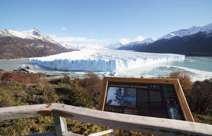 Perito Moreno walkways